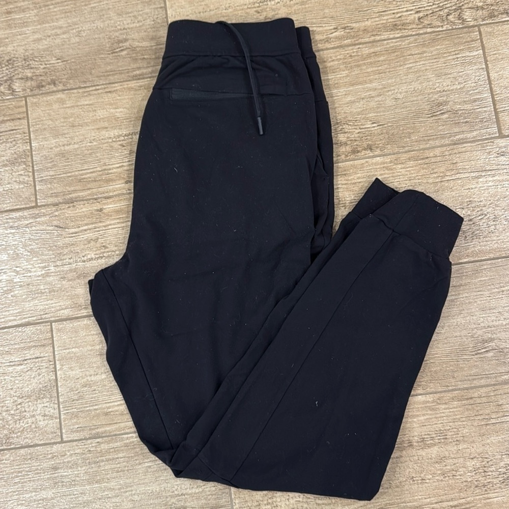 Lululemon Men’s Joggers in Black